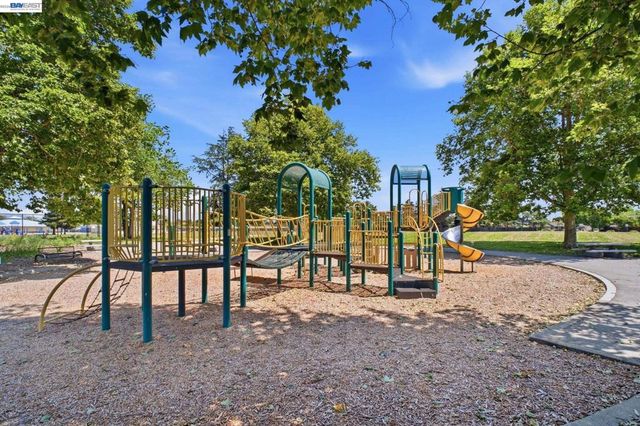 8123 Meadowlark Ct, Newark, CA 94560