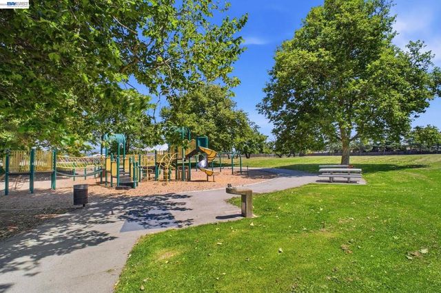 8123 Meadowlark Ct, Newark, CA 94560