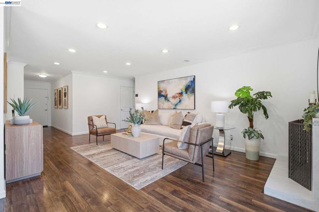 8123 Meadowlark Ct, Newark, CA 94560