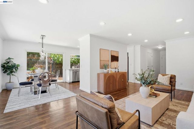 8123 Meadowlark Ct, Newark, CA 94560