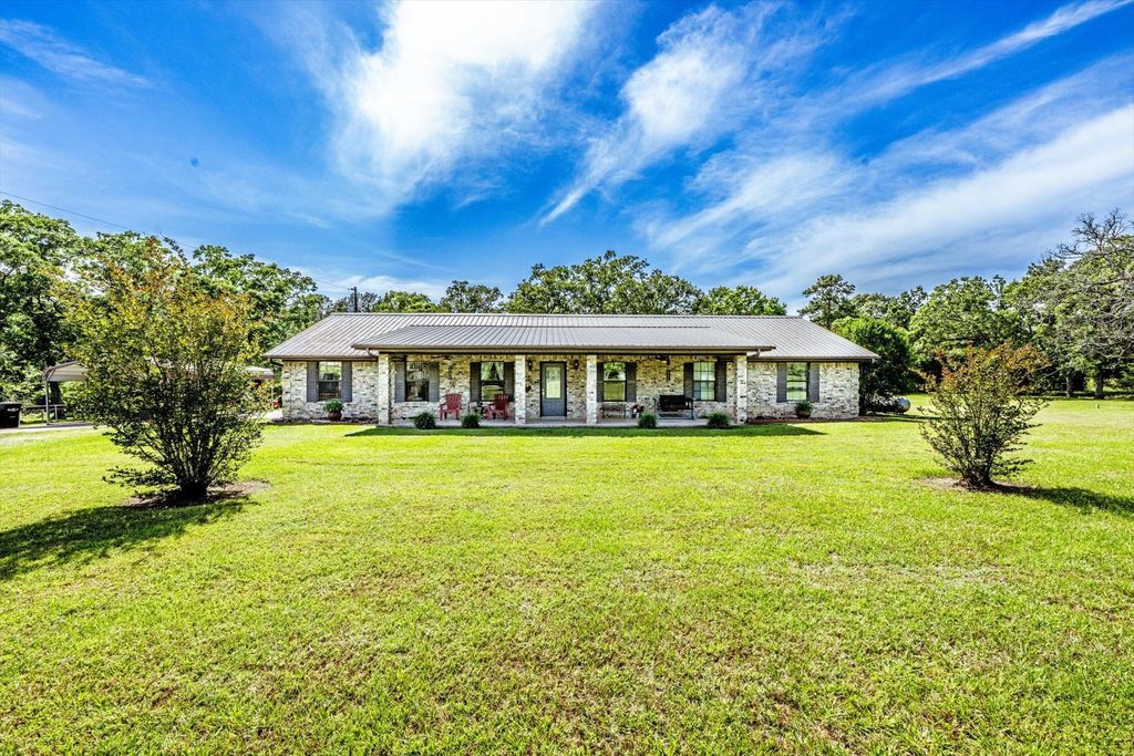 206 William Thomas Road, Huntsville, TX 77320