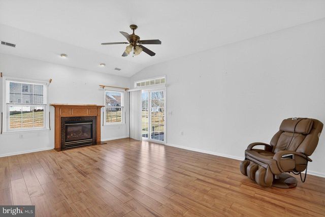 110 RIDGWAY DR, Bordentown, NJ 08505