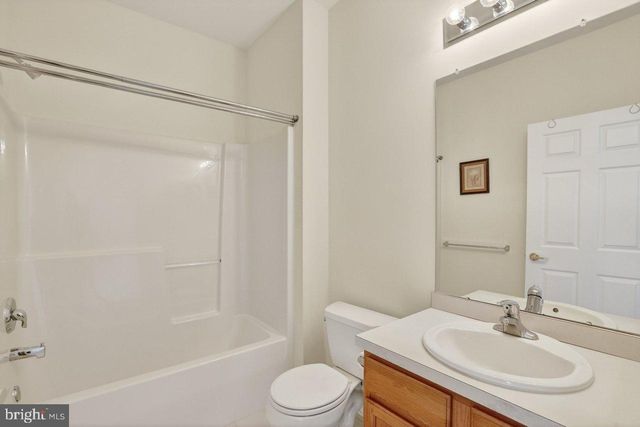 110 RIDGWAY DR, Bordentown, NJ 08505