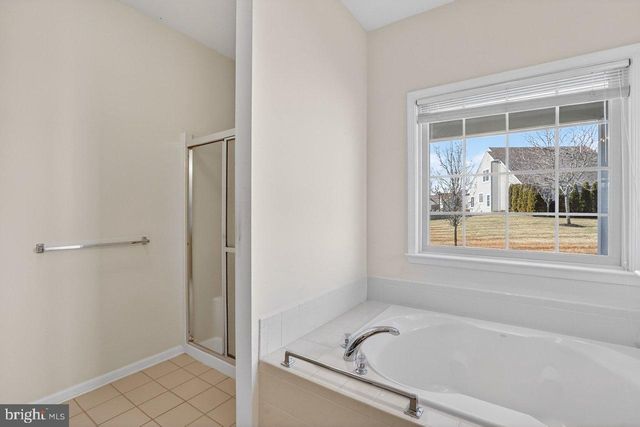 110 RIDGWAY DR, Bordentown, NJ 08505