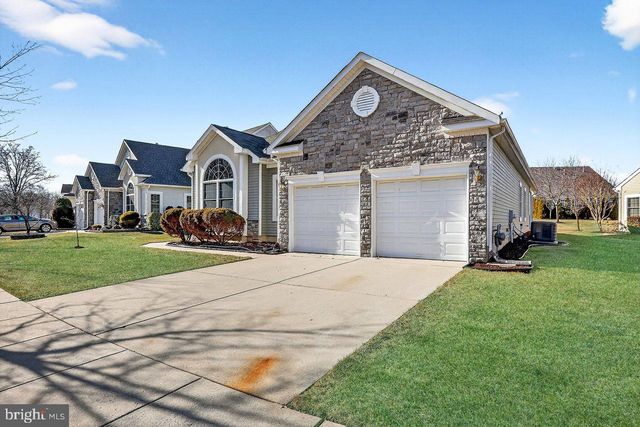 110 RIDGWAY DR, Bordentown, NJ 08505