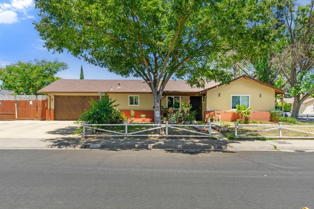 1717 Ensenada Dr, Modesto, CA 95355