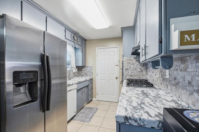1717 Ensenada Dr, Modesto, CA 95355