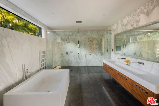 9410 Sierra Mar Place, Los Angeles, CA 90069