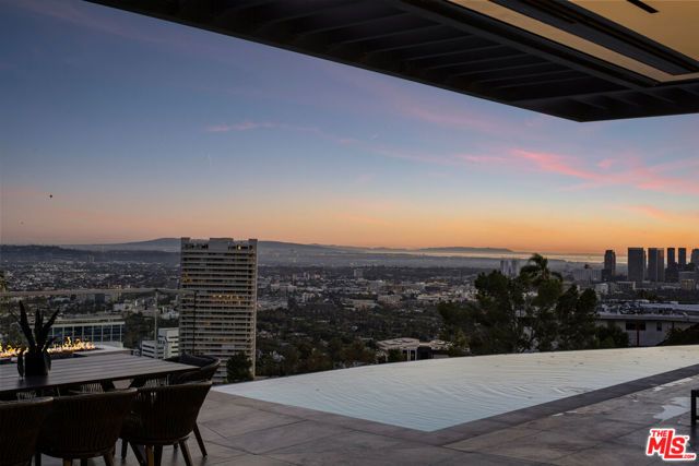 9410 Sierra Mar Place, Los Angeles, CA 90069