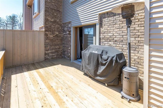 5736 Leeward Court, Clarkston, MI 48346