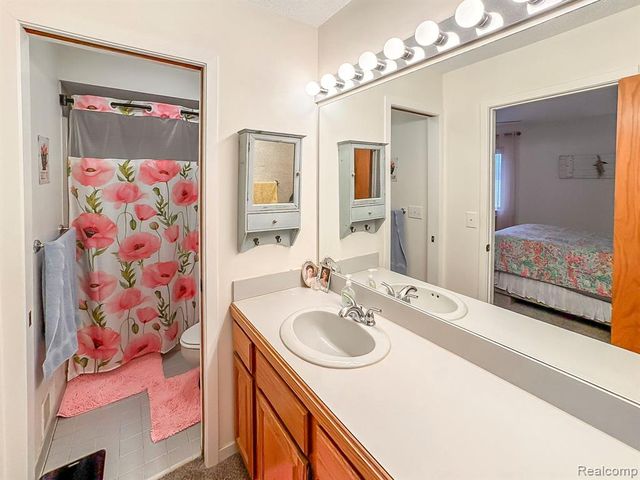 5736 Leeward Court, Clarkston, MI 48346