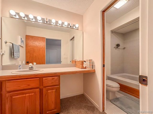 5736 Leeward Court, Clarkston, MI 48346