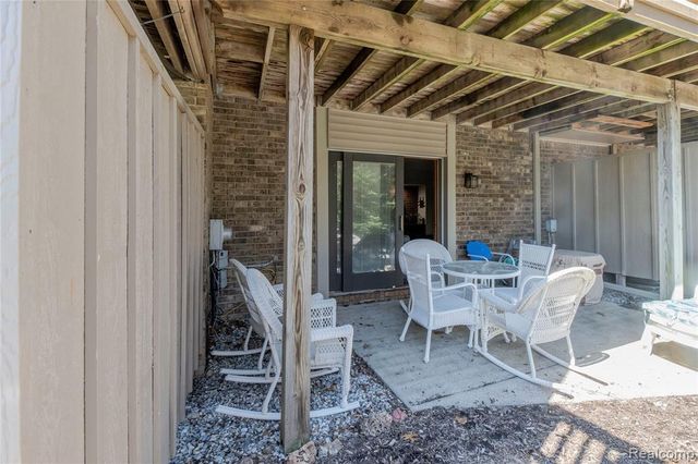 5736 Leeward Court, Clarkston, MI 48346