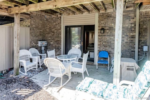 5736 Leeward Court, Clarkston, MI 48346
