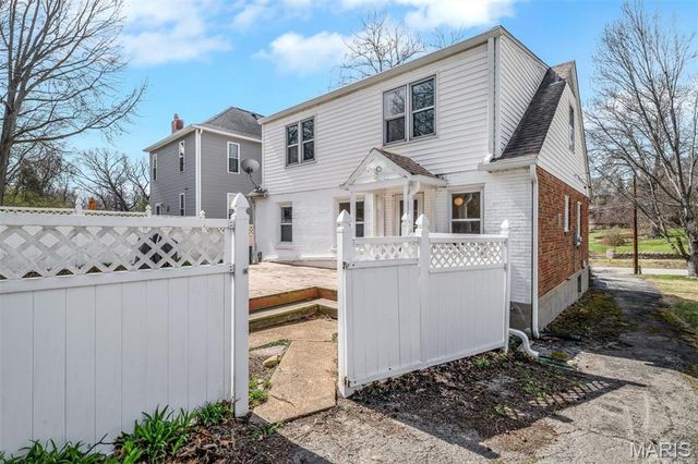 1420 Rankin Drive, Richmond Heights, MO 63117