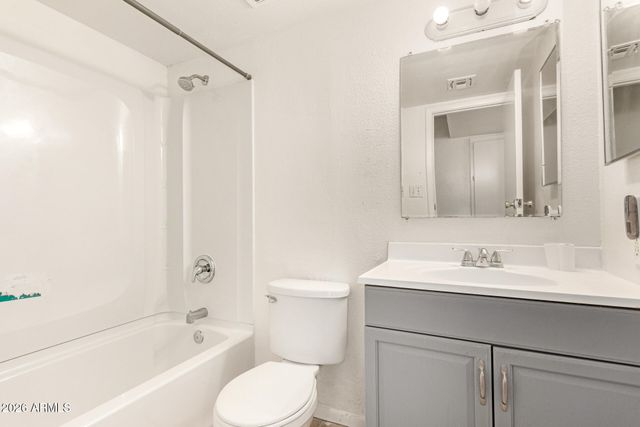 4608 E RIVERSIDE Street, Phoenix, AZ 85040