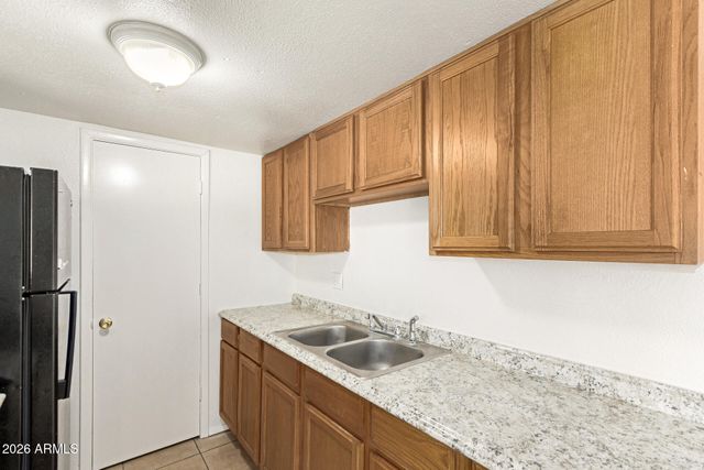 4608 E RIVERSIDE Street, Phoenix, AZ 85040