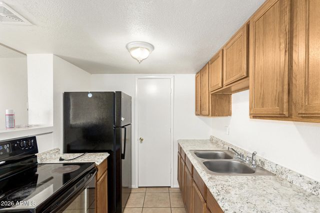 4608 E RIVERSIDE Street, Phoenix, AZ 85040