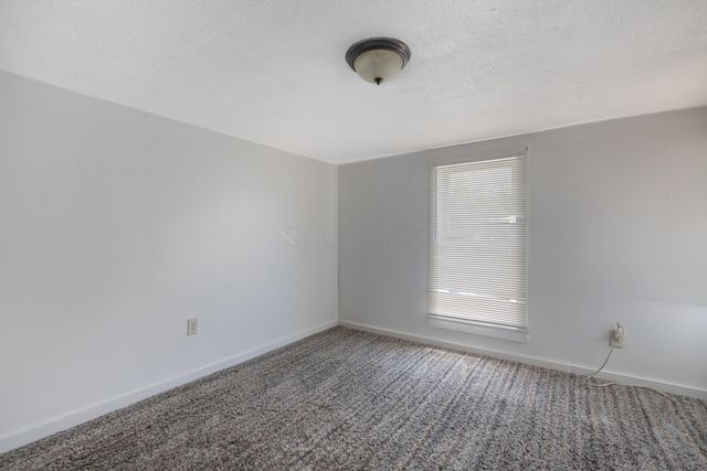 2484 Hilltop Avenue, Springfield, OH 45503