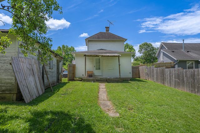 2484 Hilltop Avenue, Springfield, OH 45503