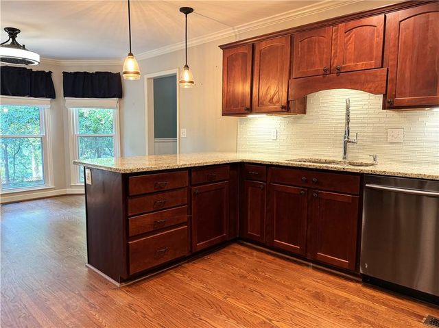 11820 Highland Colony Dr, Roswell, GA 30075