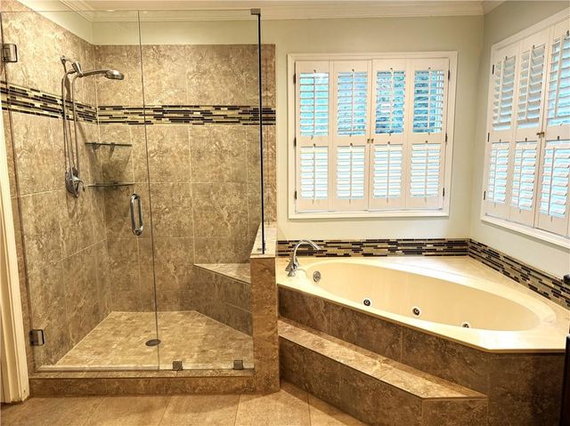 11820 Highland Colony Dr, Roswell, GA 30075