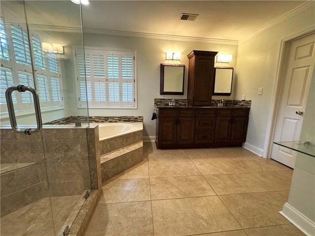 11820 Highland Colony Dr, Roswell, GA 30075