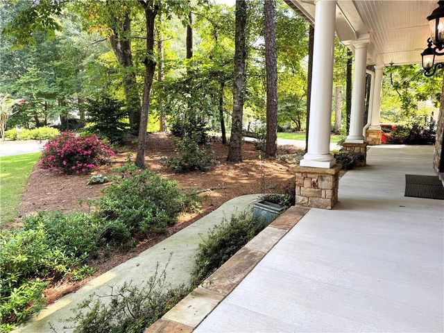 11820 Highland Colony Dr, Roswell, GA 30075
