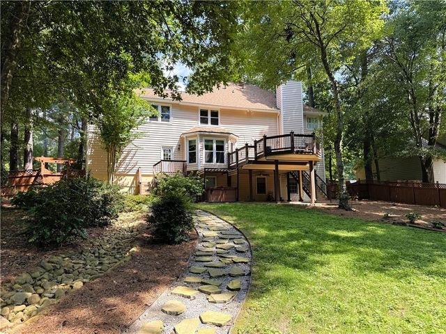 11820 Highland Colony Dr, Roswell, GA 30075