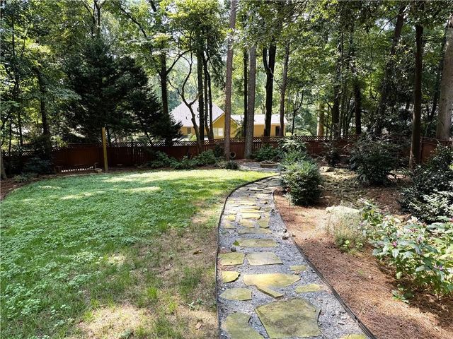11820 Highland Colony Dr, Roswell, GA 30075