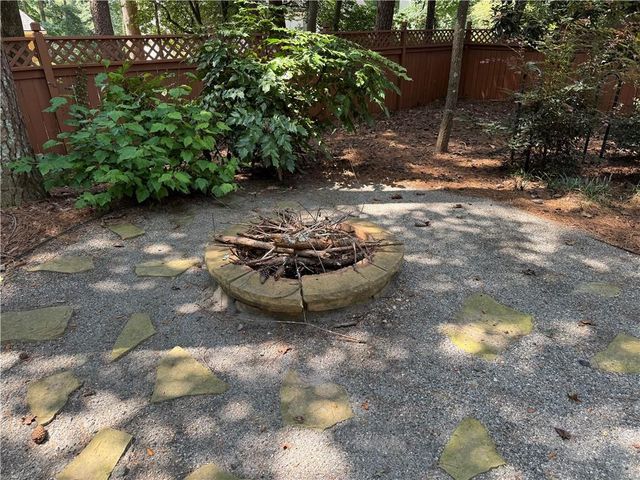 11820 Highland Colony Dr, Roswell, GA 30075