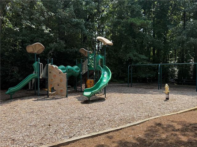 11820 Highland Colony Dr, Roswell, GA 30075