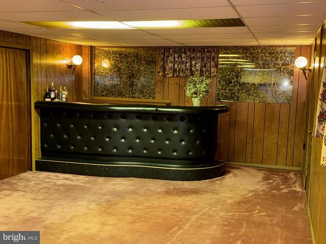 16 DEWBERRY DR, Trenton, NJ 08610