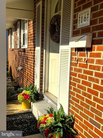 16 DEWBERRY DR, Trenton, NJ 08610