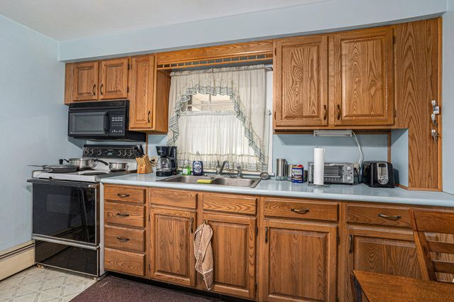 120 Woodrow Avenue S, Battle Creek City, MI 49015