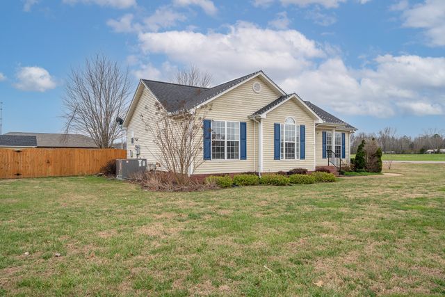 110 Kitty Meyer Ln, Loretto, TN 38469