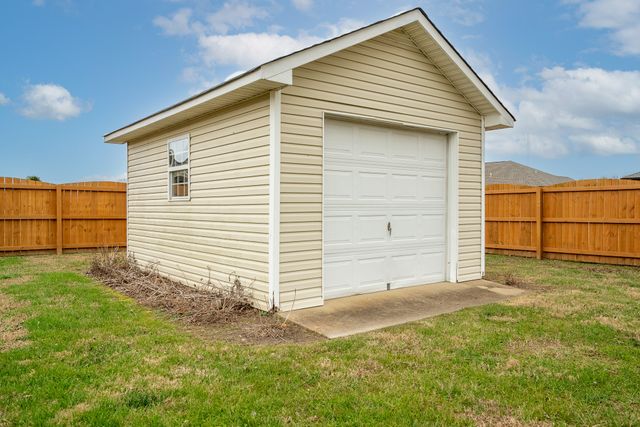 110 Kitty Meyer Ln, Loretto, TN 38469