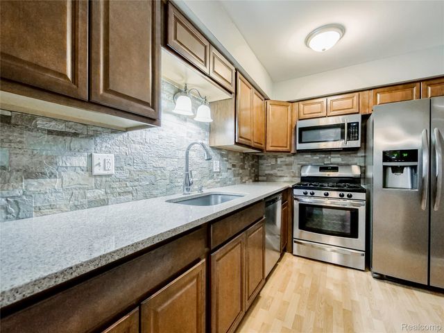 34763 MAPLE LANE Drive 57, Sterling Heights, MI 48312