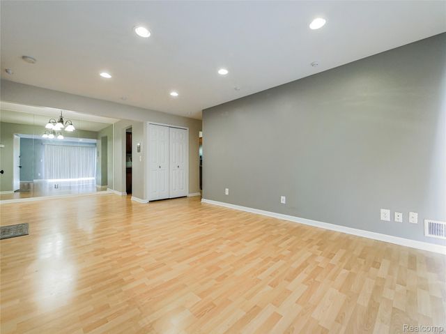 34763 MAPLE LANE Drive 57, Sterling Heights, MI 48312