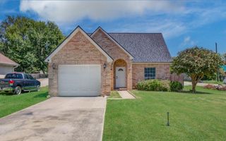 531 S 2nd Street, La Porte, TX 77571