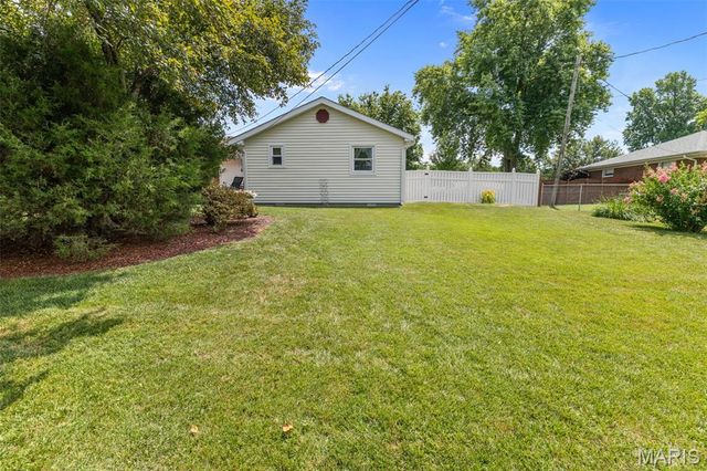 111 Freedom Drive, Belleville, IL 62226