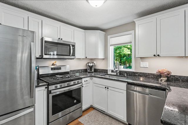 3 Salisbury Road, Nashua, NH 03064