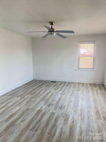 1073 Springdale Drive, Maiden, NC 28650