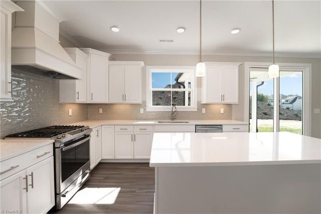 7632 Monty Drive, Kernersville, NC 27284