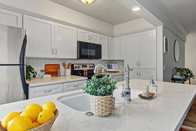 4290 5th, San Diego, CA 92103