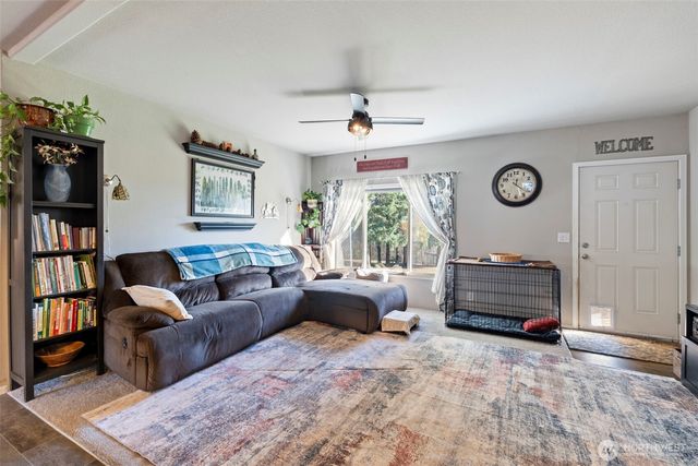 131 Silverthistle Road, Winlock, WA 98596