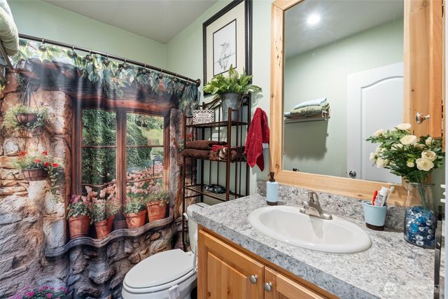 131 Silverthistle Road, Winlock, WA 98596