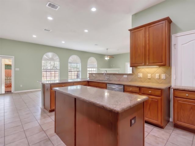2209 Cochise Trail, League City, TX 77573