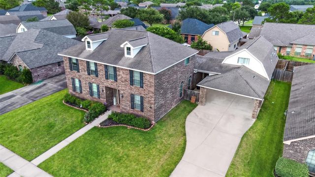 2209 Cochise Trail, League City, TX 77573