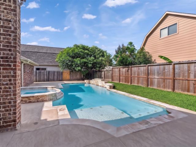 2209 Cochise Trail, League City, TX 77573